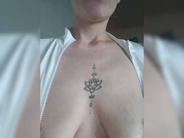 Natdance's BongaCams show and profile