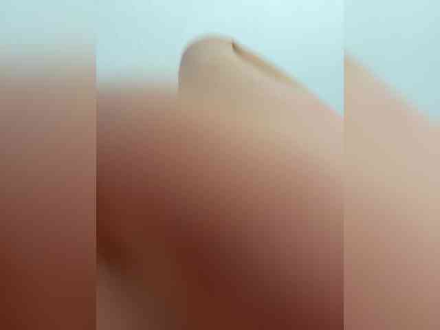 Milkkksheik-981 webcam