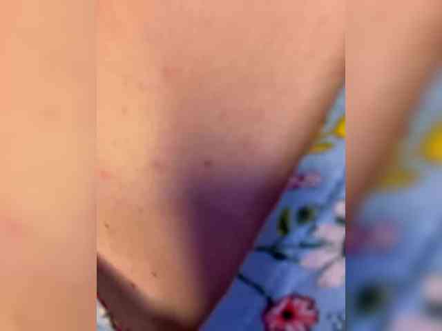 Milkkksheik-981 webcam