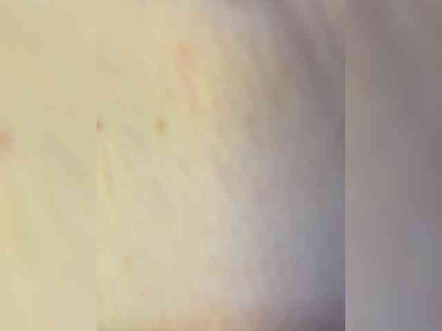 Milkkksheik-981 webcam