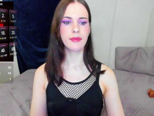 NicoleRedfields live cam