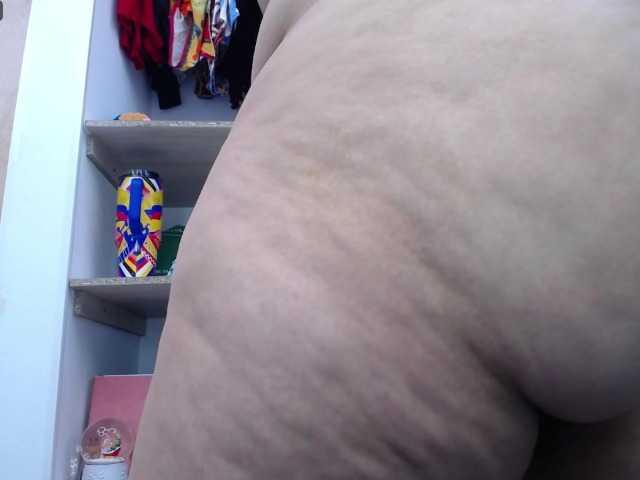 scarlett-bigass live cam on BongaCams