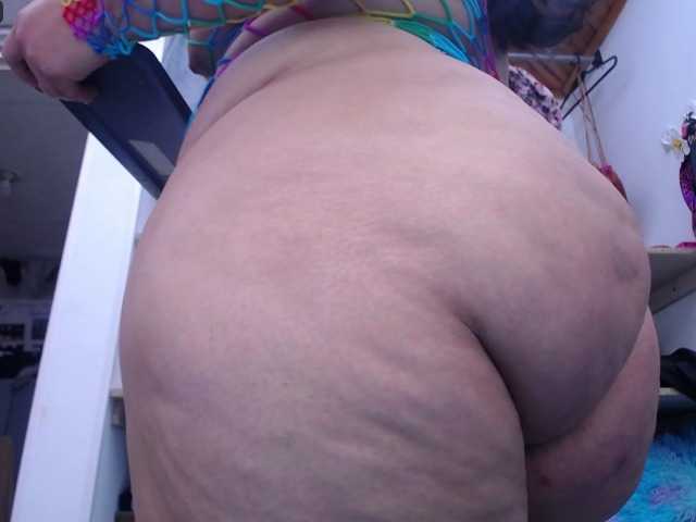 scarlett-bigass live cam on BongaCams