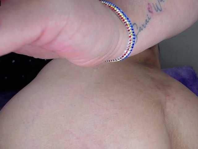scarlett-bigass live cam on BongaCams