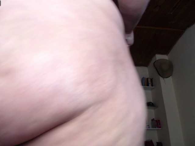 scarlett-bigass live cam on BongaCams