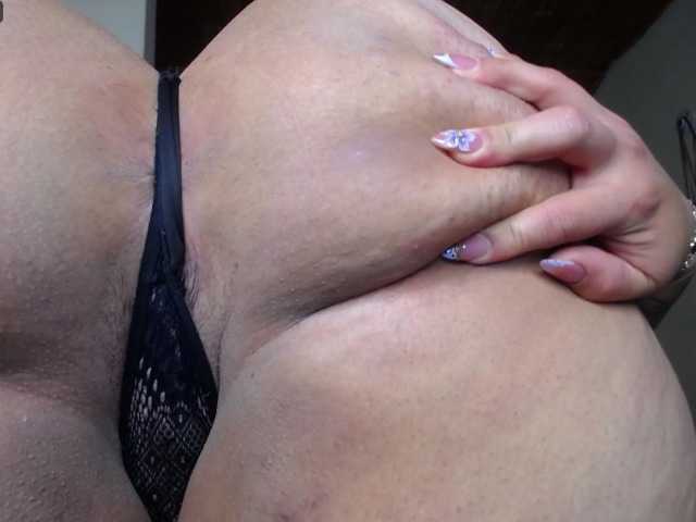 scarlett-bigass live cam on BongaCams