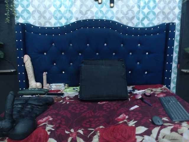 catalella-latina live cam on BongaCams