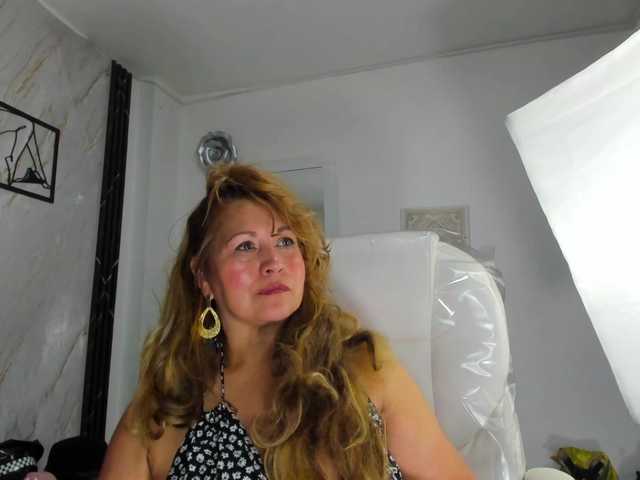 Kazsandra live cam on BongaCams