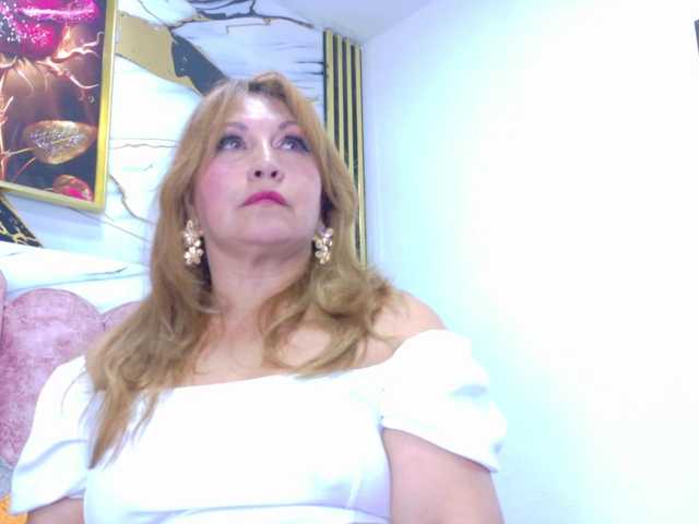 Kazsandra live cam on BongaCams