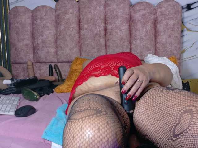 Kazsandra live cam on BongaCams
