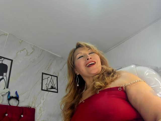 Kazsandra live cam on BongaCams
