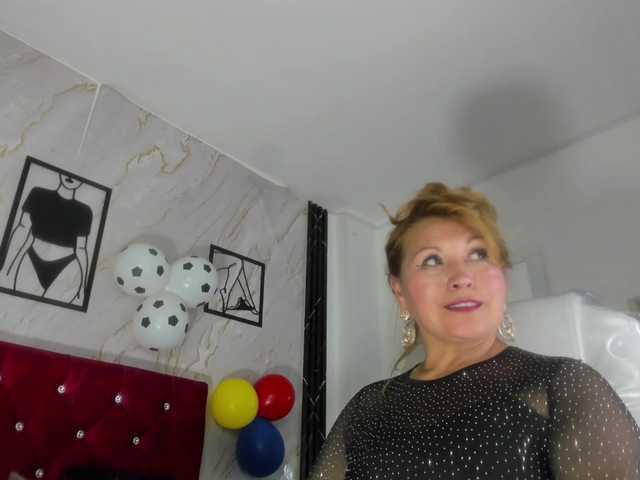 Kazsandra live cam on BongaCams