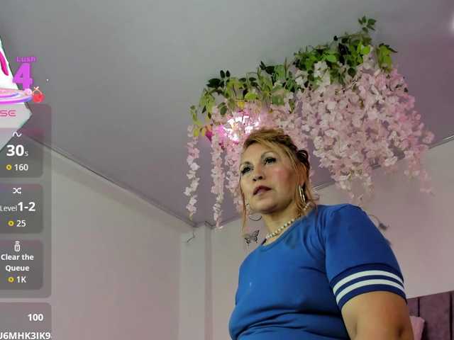 Kazsandra's BongaCams show and profile