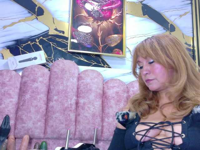 Kazsandra live cam on BongaCams