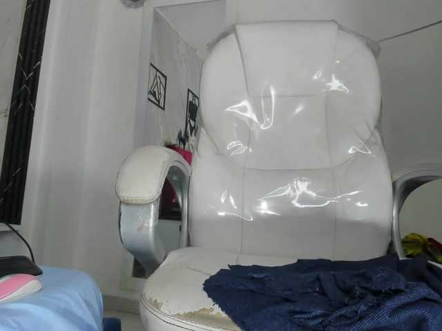 Kazsandra live cam on BongaCams
