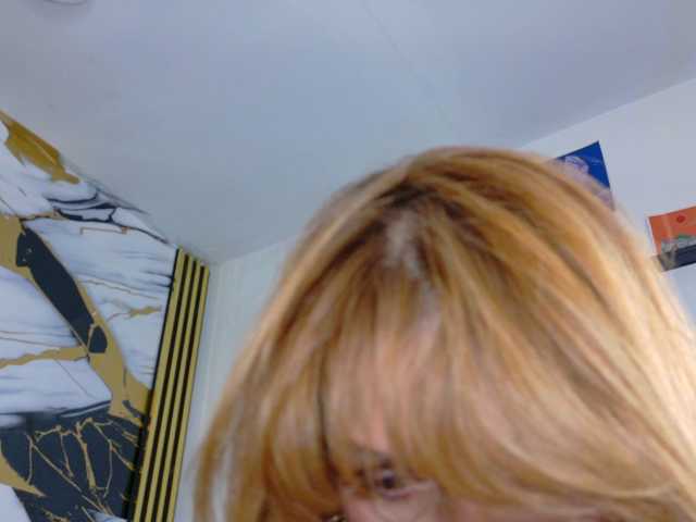 Kazsandra live cam on BongaCams
