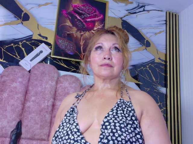 Kazsandra live cam on BongaCams