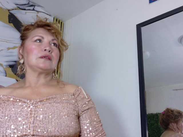 Kazsandra — live female cam
