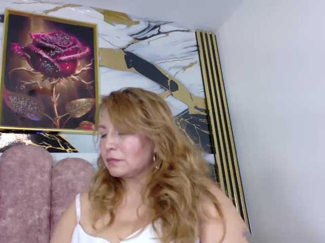 Kazsandra live cam on BongaCams