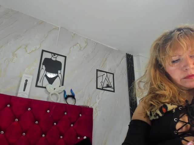 Kazsandra live cam on BongaCams