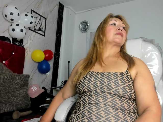 Kazsandra live cam on BongaCams