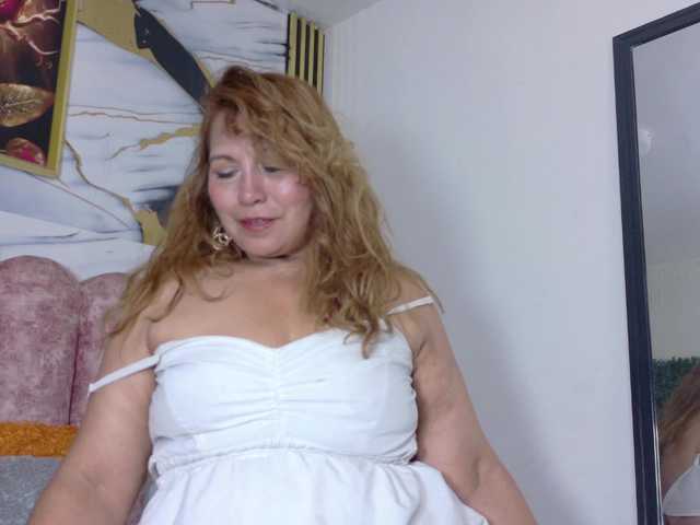 Kazsandra — live female cam