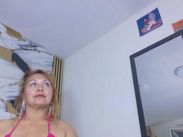 Kazsandra live cam on BongaCams