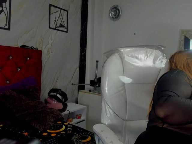 Kazsandra live cam on BongaCams