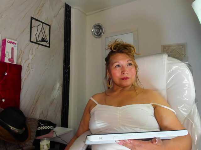 Kazsandra live cam on BongaCams