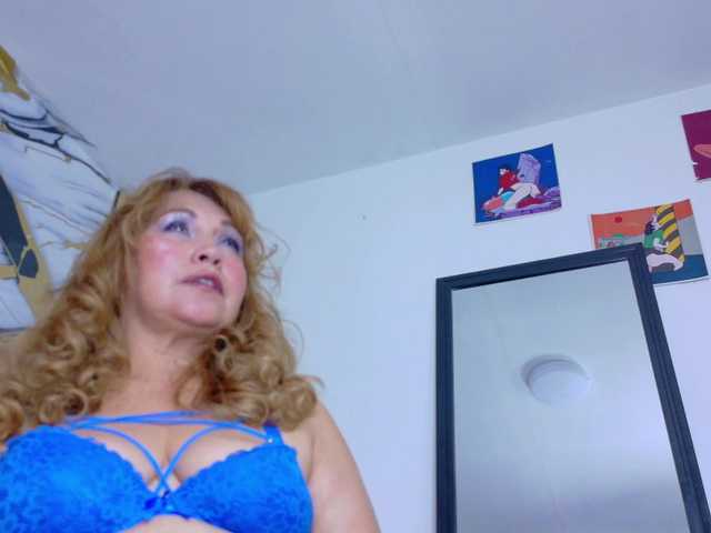 Kazsandra live cam on BongaCams