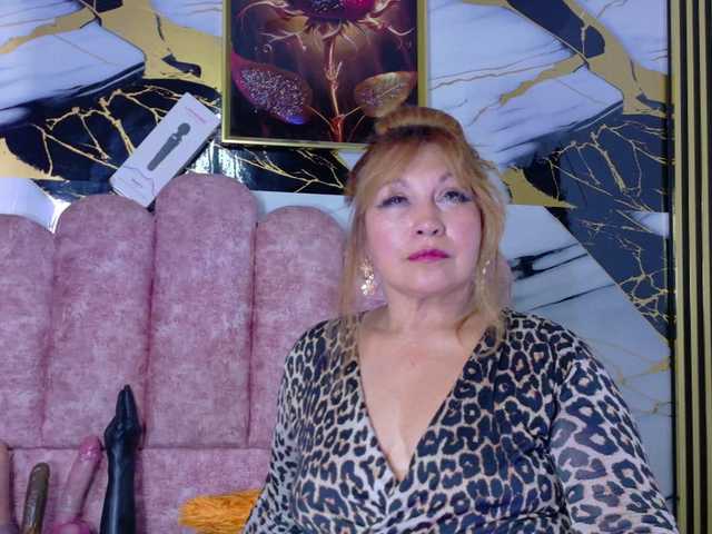Kazsandra live cam on BongaCams
