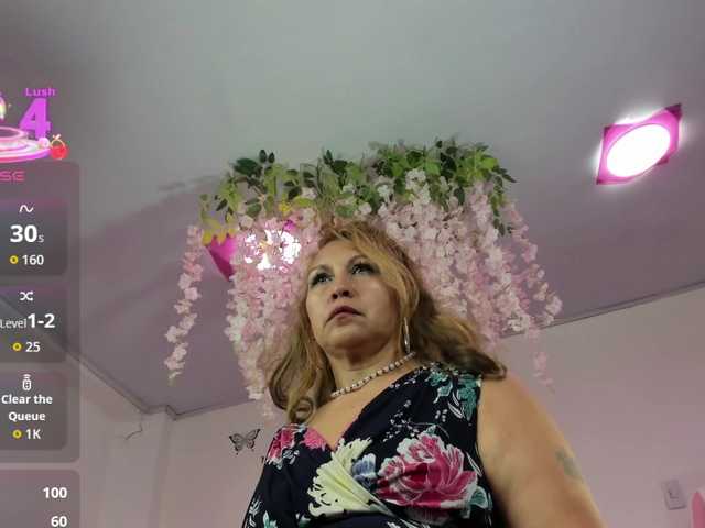 Kazsandra's BongaCams show and profile