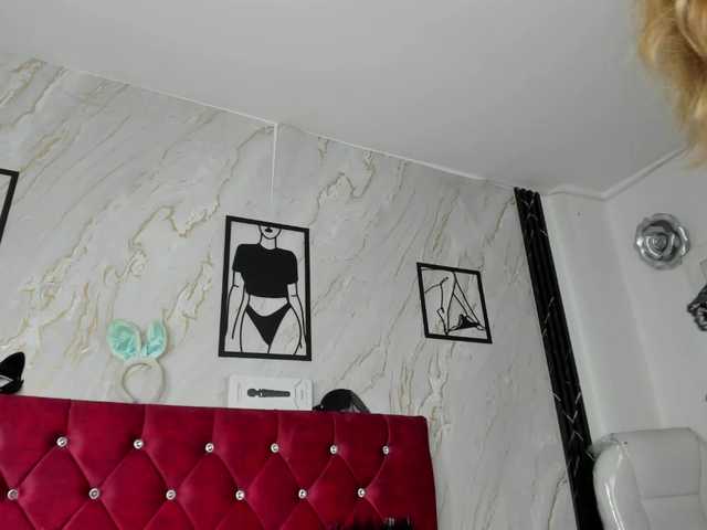 Kazsandra live webcam show