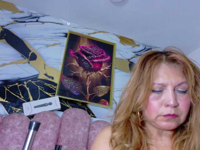 Kazsandra live cam on BongaCams