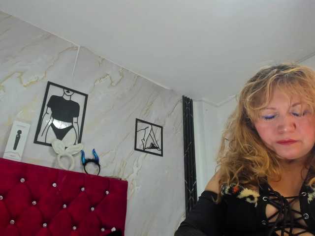 Kazsandra live cam on BongaCams
