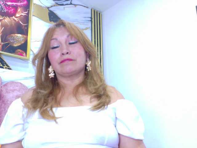 Kazsandra live cam on BongaCams
