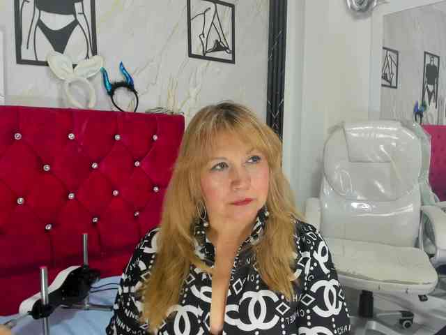 Kazsandra webcam
