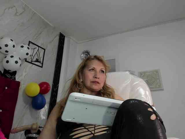 Kazsandra webcam