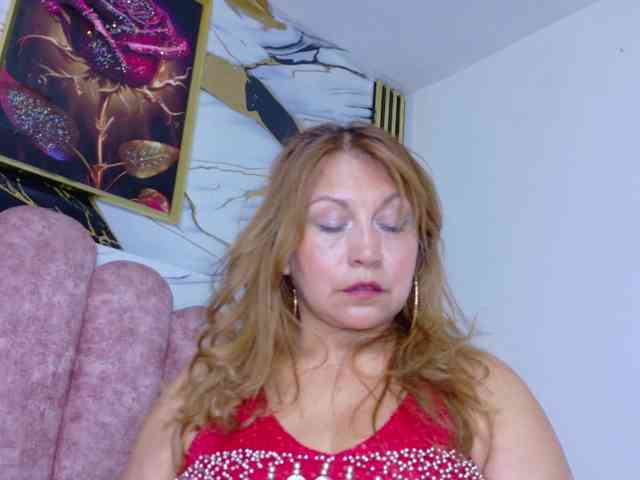 Kazsandra Live Webcam on BongaCams