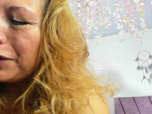 Kazsandra webcam