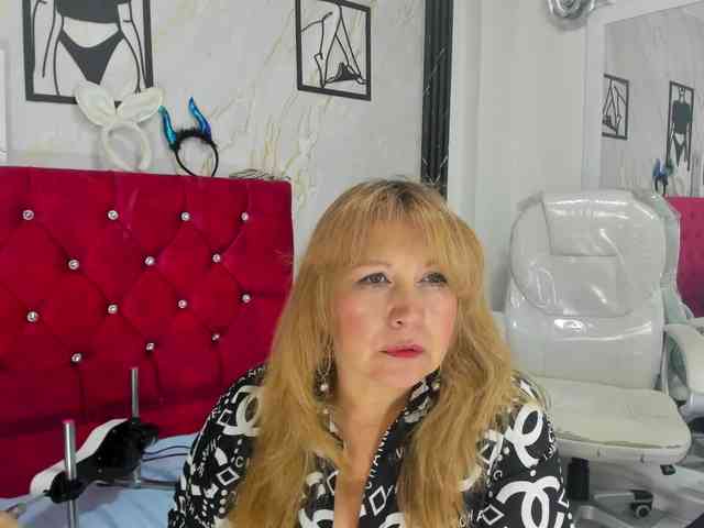 Kazsandra Live Webcam on BongaCams