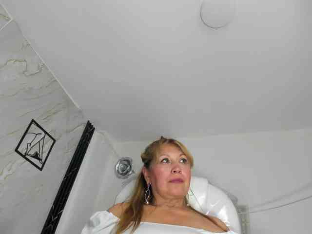 Kazsandra webcam