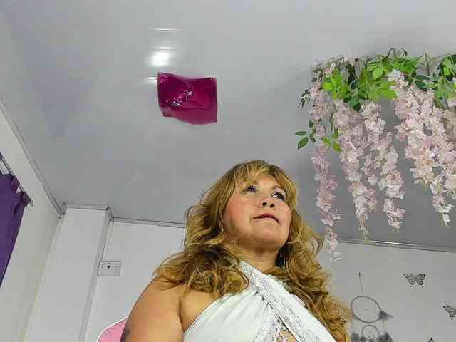 Kazsandra webcam