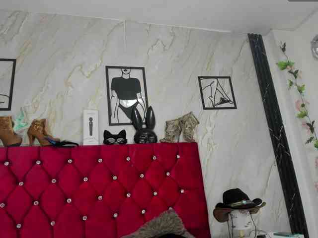 live strip chat Kazsandra