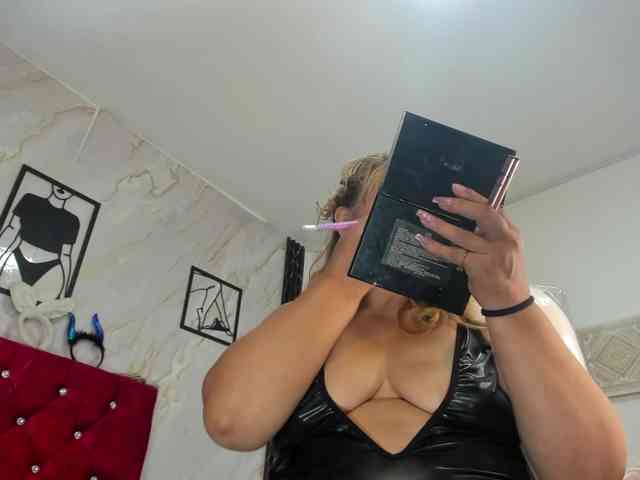 Kazsandra webcam