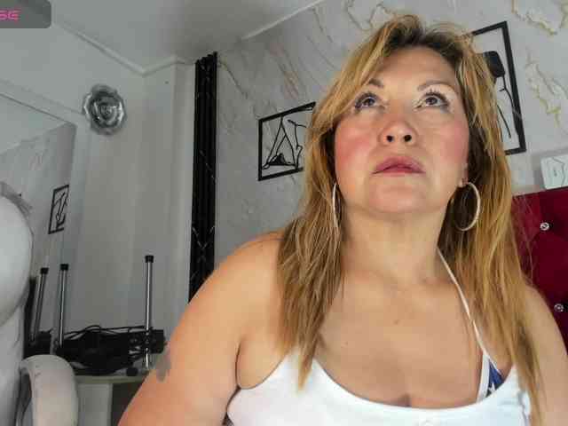 Kazsandra webcam