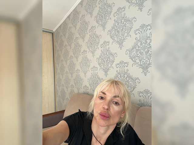 Margo77-1 live cam on BongaCams