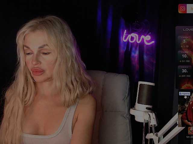 Margo77-1 live cam on BongaCams
