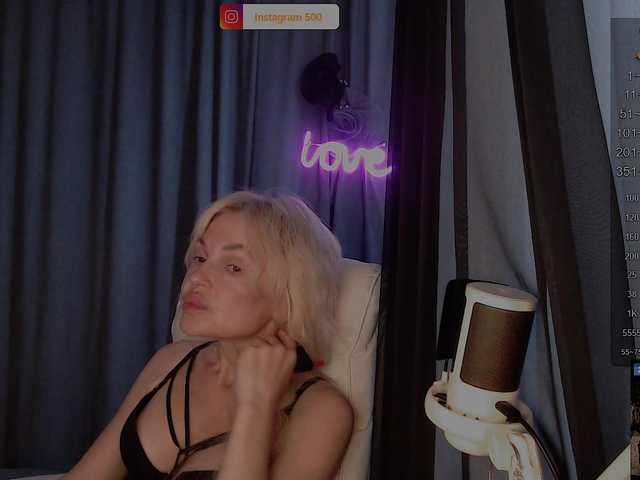Margo77-1 live cam on BongaCams