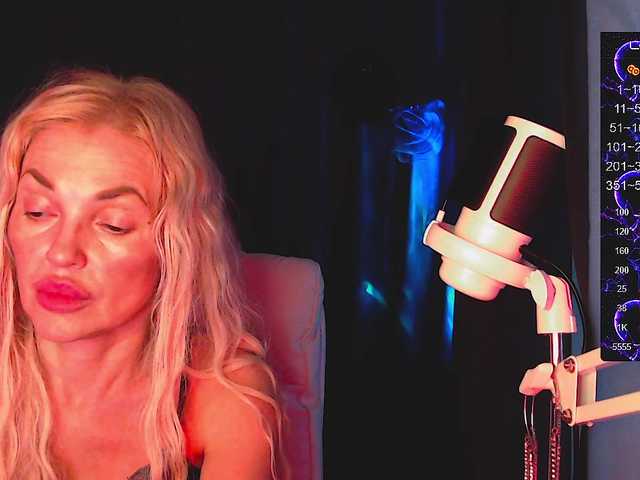 Margo77-1 live cam on BongaCams